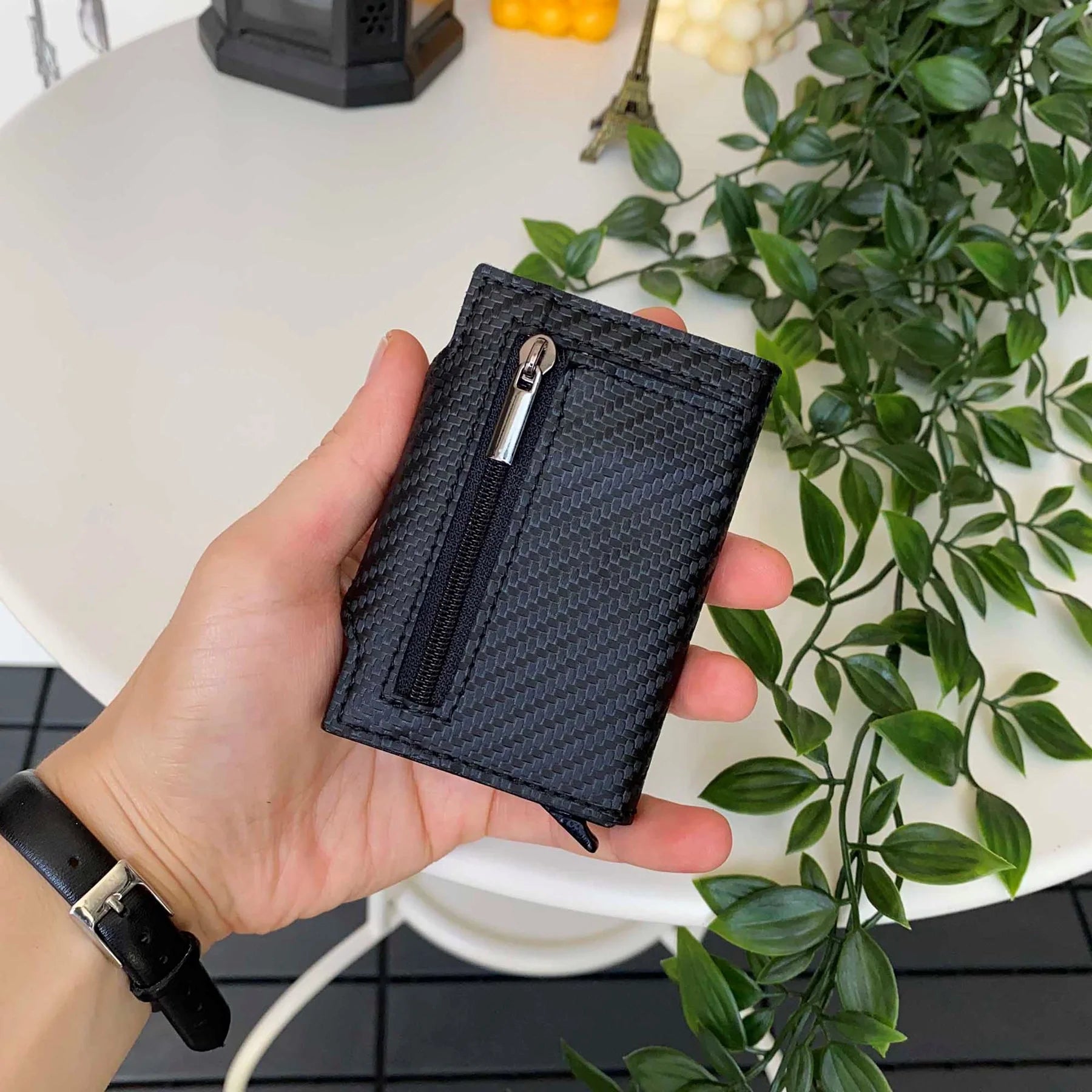 Medusa - Carbon Fiber Leather RFID Protection Pop-Up Mechanism Card Holder/Wallet