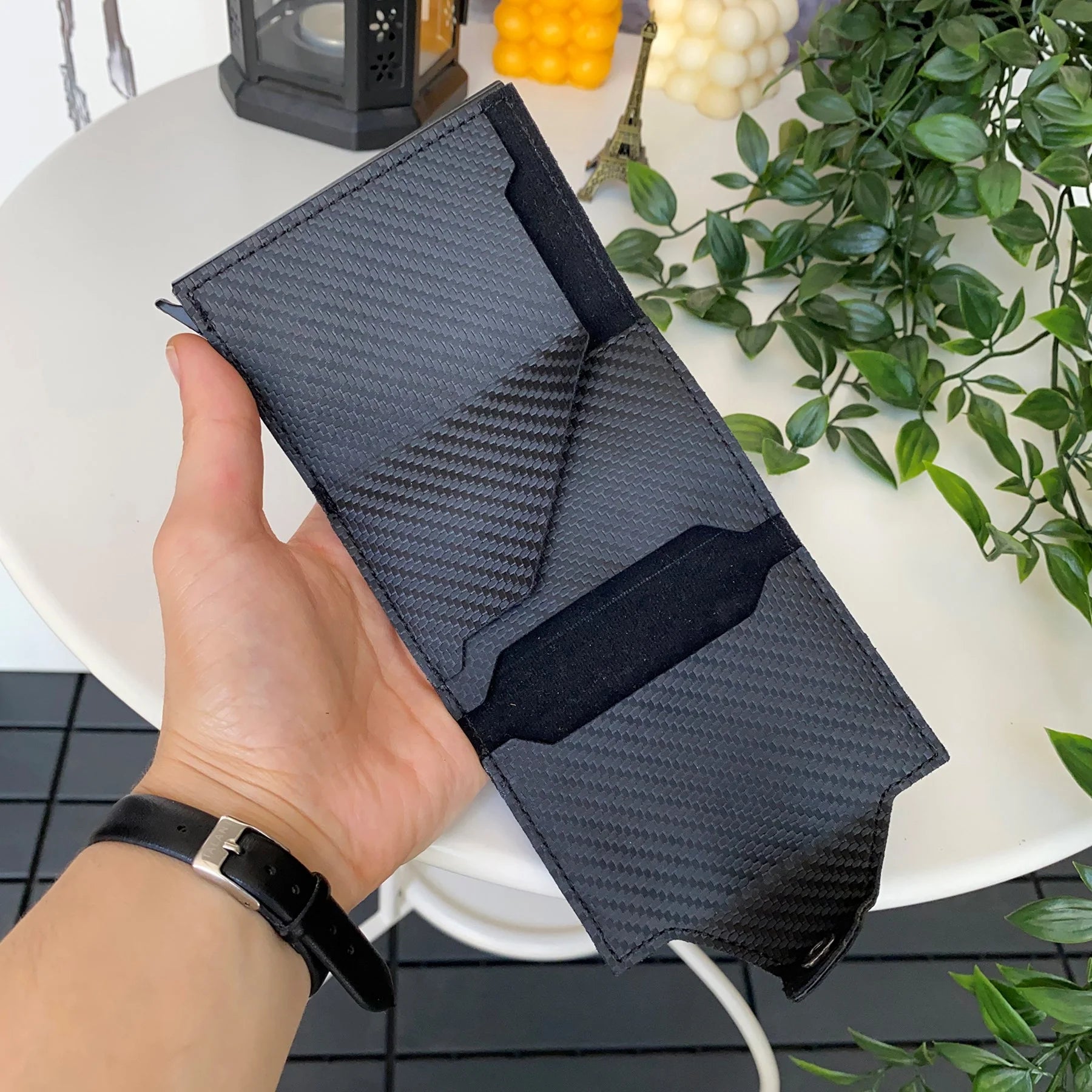 Medusa - Carbon Fiber Leather RFID Protection Pop-Up Mechanism Card Holder/Wallet